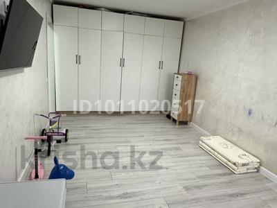 1-бөлмелі пәтер · 30 м² · 1/5 қабат, Гарышкерлер 54 — Возле 21 школы, бағасы: 10 млн ₸ в Жезказгане