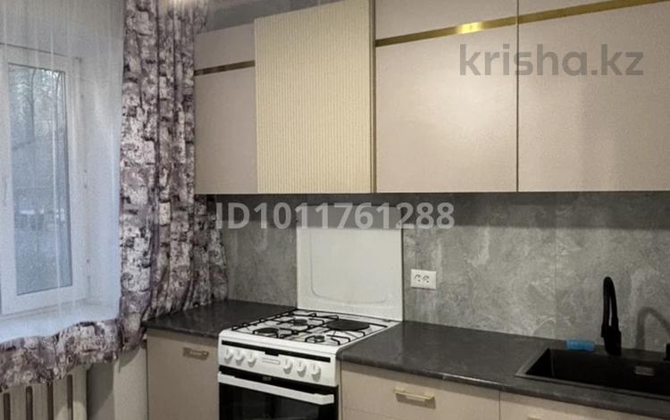 1-комнатная квартира · 30 м² · 1/5 этаж, Пришахтинск, Зелинского 30/2 за 130 000 ₸ в Караганде, Алихана Бокейханова р-н — фото 2