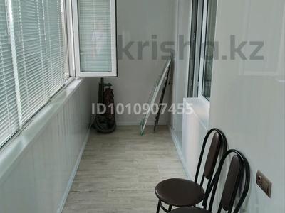 2-бөлмелі пәтер · 70 м² · 5/6 қабат, мкр Женис 32/1, бағасы: 190 000 〒 в Уральске