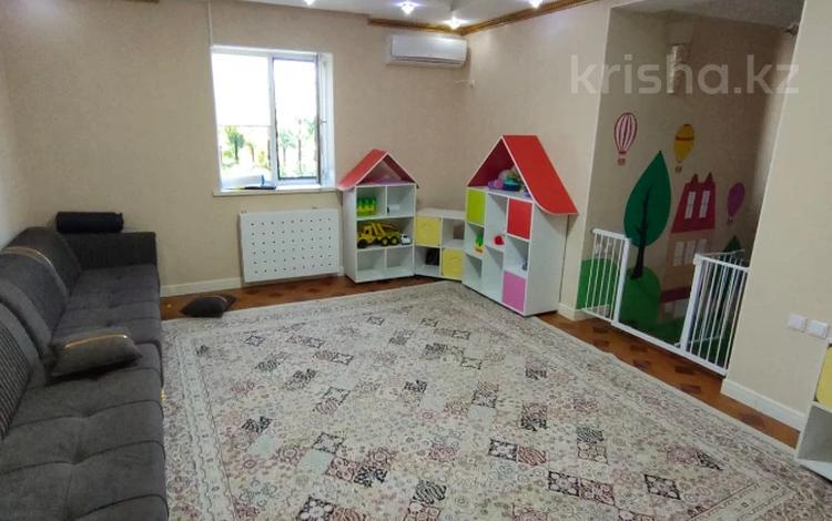 Отдельный дом · 9 комнат · 600 м², Ул.Орынбасарова — Ул.Басыгариева за 1.5 млн 〒 в Атырау — фото 57