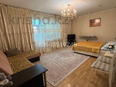 1-бөлмелі пәтер, 60 м², 8/14 қабат тәулік бойы, Абая 63 — Валиханова Сейфуллина Республики Кенесары, бағасы: 12 000 〒 в Астане, р-н Байконур