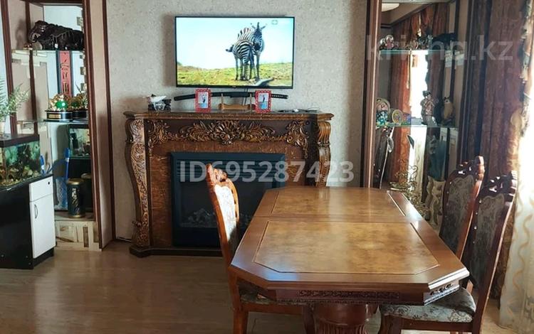 4-комнатная квартира · 104 м² · 4/9 этаж, 9мкр 36 за 32 млн 〒 в Темиртау — фото 2