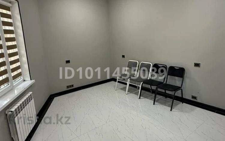 1 бөлме · 20 м² · 1/2 қабат, 8-й микрорайон, 8-й микрорайон 67а — Бейбитшилик 3, бағасы: 110 000 〒 в Шымкенте, Туран р-н — фото 2