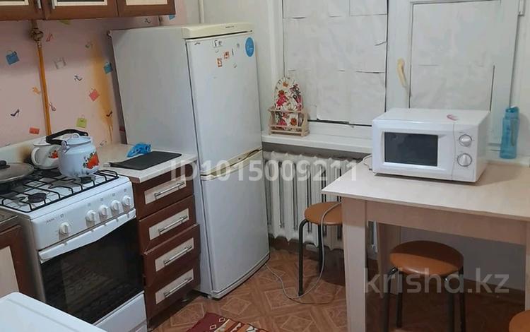 1-бөлмелі пәтер · 30 м² · 2/5 қабат, муканова 12, бағасы: 11.5 млн ₸ в Атырау, мкр Жилгородок — фото 2