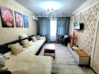 2-комнатная квартира · 45 м² · 2/5 этаж, 11-й микрорайон, 11-мкр дом Магнум 217 — Ш. Уалиханова за 15 000 〒 в Шымкенте, Енбекшинский р-н