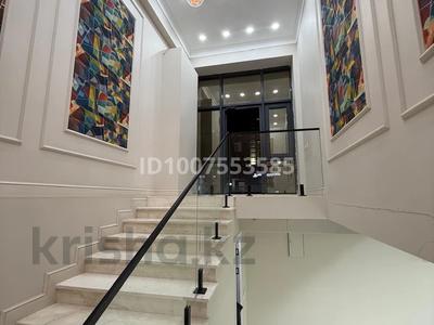 Офисы, магазины и бутики, салоны красоты, образование, развлечения, кабинеты и рабочие места · 18000 м² за 700 000 〒 в Актау, 18А мкр