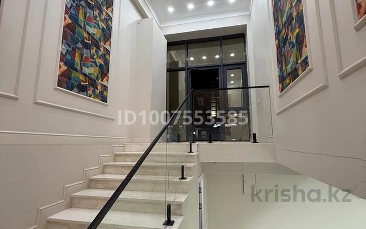 Офисы, магазины и бутики, салоны красоты, образование, развлечения, кабинеты и рабочие места · 18000 м² за 700 000 〒 в Актау, 18А мкр — фото 2