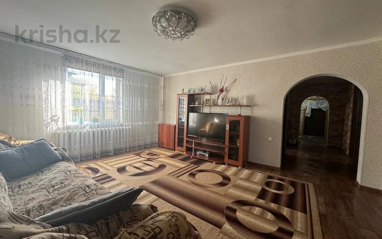 Отдельный дом · 3 комнаты · 90.6 м² · 3.7 сот., Буксирная — Пристань за ~ 17.5 млн 〒 в Семее — фото 2