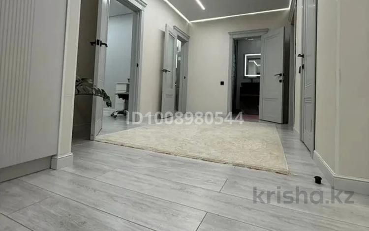 3-комнатная квартира · 100.9 м² · 6/6 этаж, мкр Астана 44а за 41 млн ₸ в Уральске — фото 30