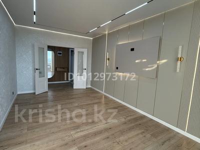 2-комнатная квартира · 75 м² · 3/9 этаж, мкр Старый Аэропорт, Самал 88 за 33 млн ₸ в Уральске