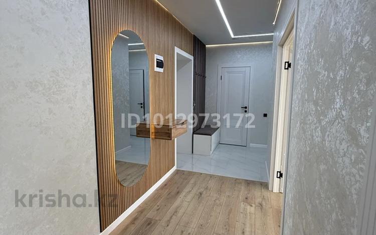 2-бөлмелі пәтер · 75 м² · 3/9 қабат, Ескі аэропорт ш/а., Самал 88, бағасы: 33 млн ₸ в Уральске, мкр Старый Аэропорт — фото 3