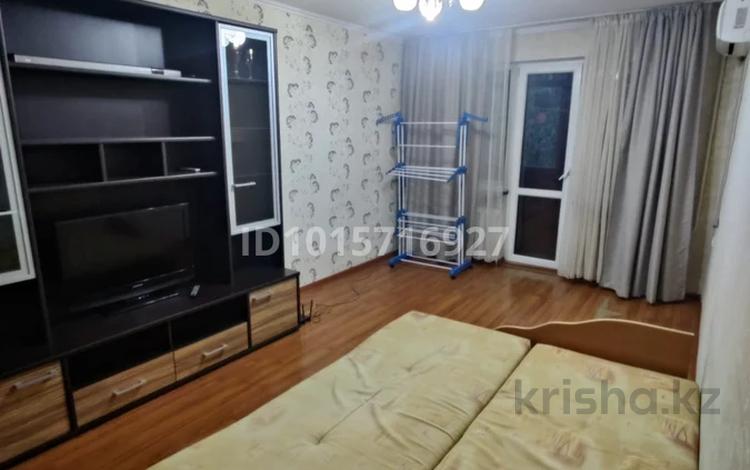 2-бөлмелі пәтер · 45 м² · 2/4 қабат, №3 ш/а. 10 — Абая саина, бағасы: 300 000 ₸ в Алматы, Ауэзовский р-н — фото 2