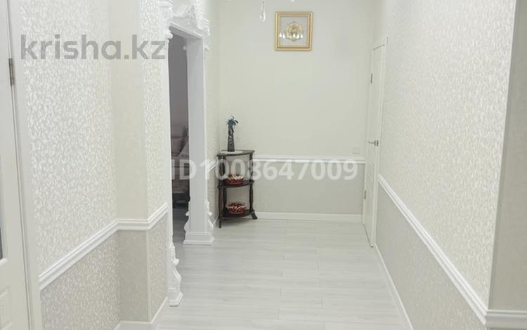 4-комнатная квартира · 150 м² · 2/5 этаж, мкр. Алтын орда, Мустафы Шокая 48В за 70 млн ₸ в Актобе — фото 2