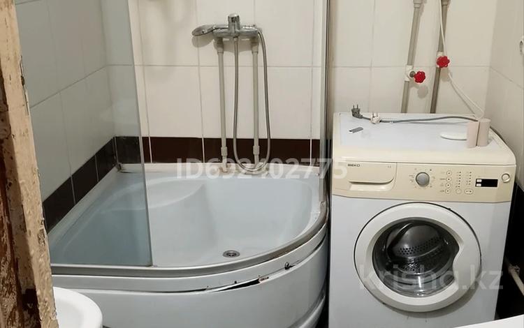 1-бөлмелі пәтер · 19 м² · 1 қабат, 2 микрорайон 76 — возле 34 школы, бағасы: 4.5 млн ₸ в Семее — фото 2