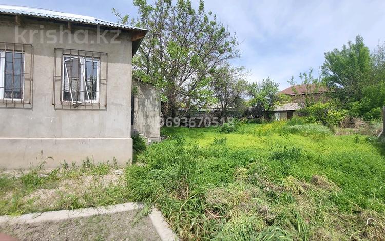 Отдельный дом • 3 комнаты • 76 м² • 6 сот., Узбекская 13 — 2-ой переулок за 18 млн 〒 в Таразе — фото 2