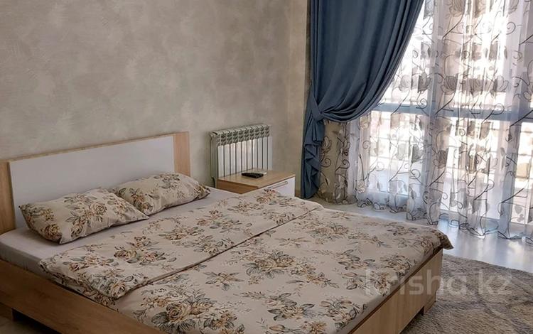 1-комнатная квартира, 41 м², 8/10 этаж посуточно, 18-й микрорайон, 18-й микрорайон 78а — Еримбетова за 13 500 〒 в Шымкенте, Енбекшинский р-н — фото 2