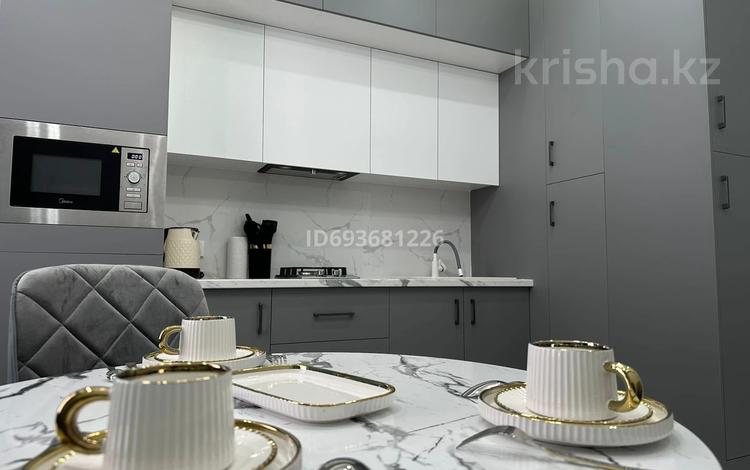 1-комнатная квартира · 40 м² · 2/3 этаж, Батырбекова 18 за 13 000 〒 в Туркестане — фото 4