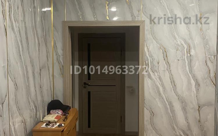 3-комнатная квартира · 89.9 м² · 1/9 этаж, мкр Акбулак 143 за 65 млн ₸ в Алматы, Алатауский р-н — фото 2