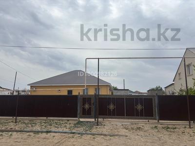 Продажа домов и дачи в Атырауской обл.: Отдельный дом · 4 комнаты · 212 м² · 10.5 сот., Ахмет Жұбанов 5 — Жаңа ауыл за 36 млн 〒 Отдельный дом · 4 комнаты · 212 м² · 10.5 сот., Ахмет Жұбанов 5 — Жаңа ауыл за 36 млн 〒 в