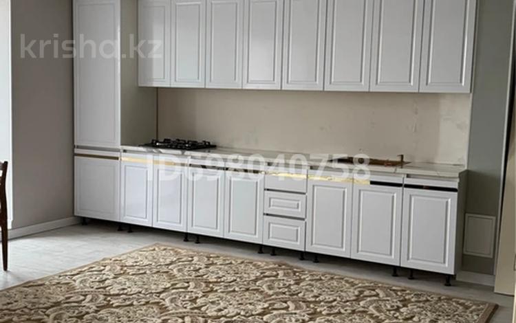 2-комнатная квартира · 70 м² · 10/10 этаж, мкр 11, Шайкенова 13 за 18 млн 〒 в Актобе — фото 9