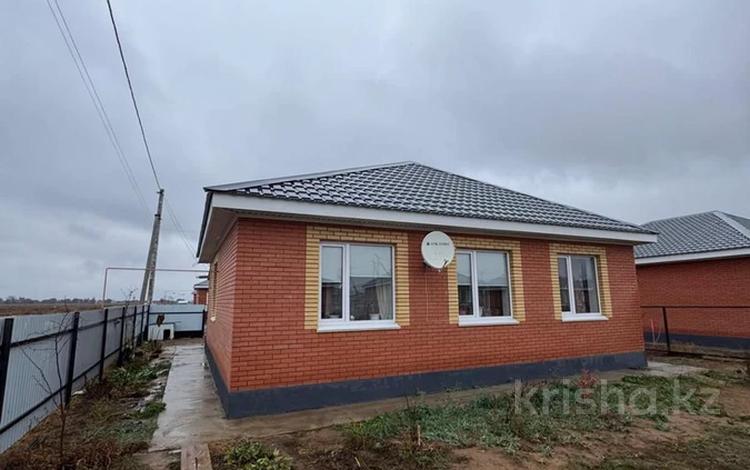 Жеке үй · 3 бөлме · 80 м² · 5 сот., ул. Созак 8А, бағасы: 23.7 млн ₸ в Уральске, мкр Школьник — фото 2