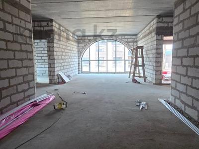 Жеке үй · 4 бөлме · 320.6 м² · 10 жүзд., Алтын орда ш/а., бағасы: 115 млн ₸ в Актобе, мкр. Алтын орда