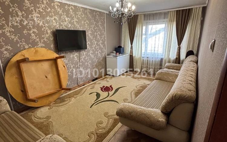 2-комнатная квартира · 48 м² · 1/5 этаж, Майкудук, 14й микрорайон 7 за 9.5 млн ₸ в Караганде, Алихана Бокейханова р-н — фото 2
