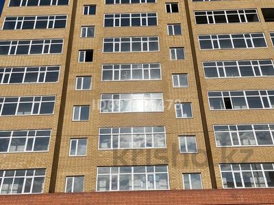 2-комнатная квартира, 75.1 м², 4/9 этаж, Найманбаева 189 — торговый дом Алатау, Керуен, детский сад, рынок Акшын и Жансая за 26.5 млн 〒 в Семее