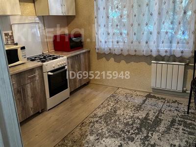 1-бөлмелі пәтер, 37 м², 1/5 қабат ай сайын, мкр Жулдыз-2 42, бағасы: 180 000 〒 в Алматы, Турксибский р-н