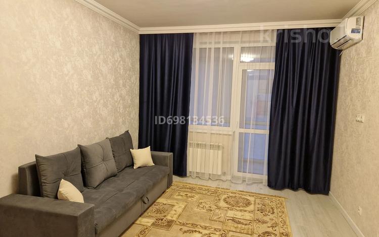 1-комнатная квартира · 36 м² · 9/10 этаж, Бокейхан 42 за 220 000 ₸ в Астане, Есильский р-н — фото 2