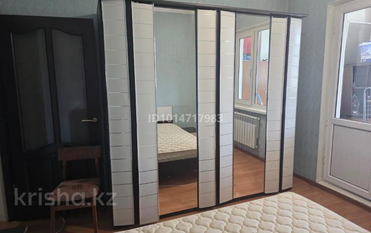 2-бөлмелі пәтер · 60 м² · 8/9 қабат, Ақсай-4 ш/а. 94, бағасы: 300 000 ₸ в Алматы, Ауэзовский р-н — фото 2