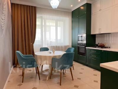 3-комнатная квартира · 117 м² · 7/9 этаж, Санкибай батыра 40б за 550 000 ₸ в Актобе