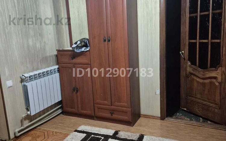 3-бөлмелі пәтер · 70 м² · 2/5 қабат, 18-й микрорайон, 18-шағынаудан 60 — Ерімбетова көшесінің бойында., бағасы: 35 млн ₸ в Шымкенте, Аль-Фарабийский р-н — фото 2