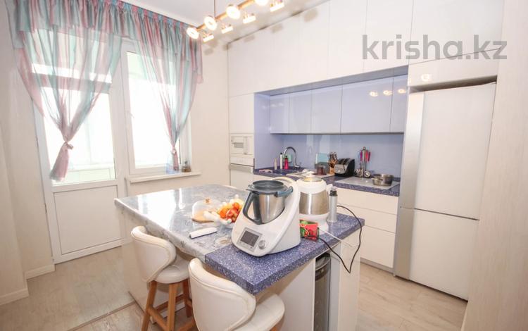 3-комнатная квартира · 70 м² · 2/5 этаж, Достык 36 за 75 млн ₸ в Алматы, Медеуский р-н — фото 2