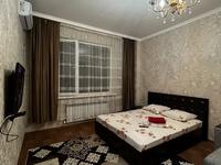 1-комнатная квартира, 38 м² посуточно, Кабанбай батыр 58Б за 10 000 〒 в Астане, Есильский р-н