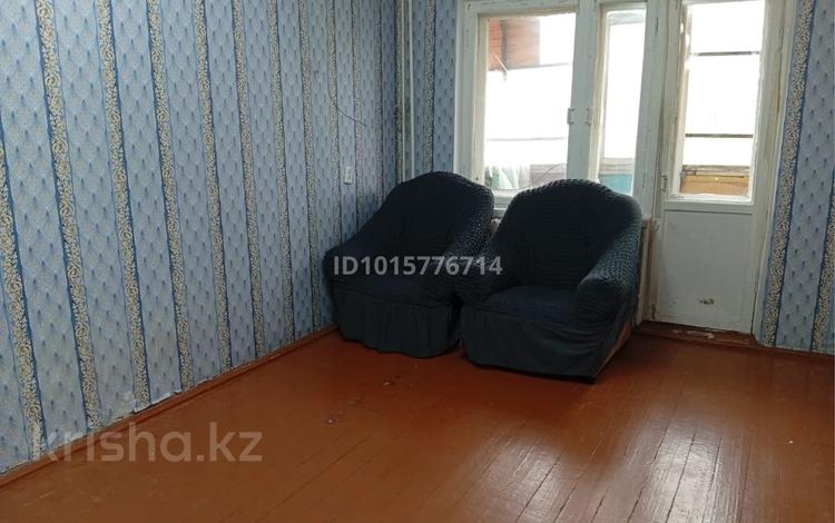4-комнатная квартира · 62.7 м² · 2/5 этаж, Камзина 59 — Находится рядом с гор.больницой, роддом и магазин Даулет за 80 000 ₸ в Аксу — фото 2