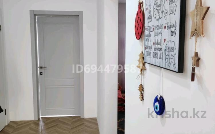 3-комнатная квартира, 90 м², 2/4 этаж помесячно, Каирбекова — ЖК Австрийский