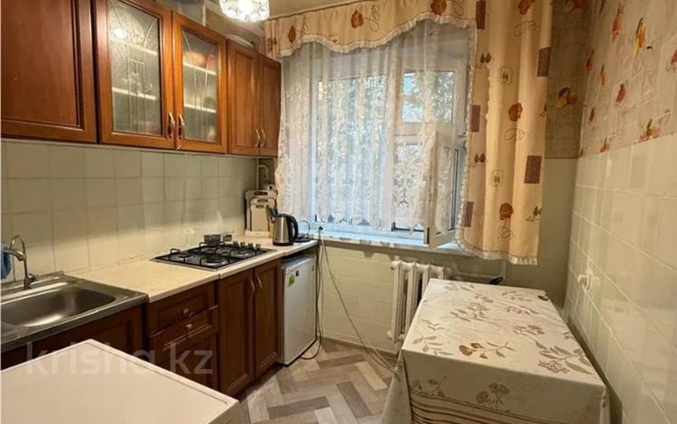 1-комнатная квартира · 34 м² · 2/5 этаж, мкр Юго-Восток, Строителей за 13.5 млн ₸ в Караганде, Казыбек би р-н — фото 2