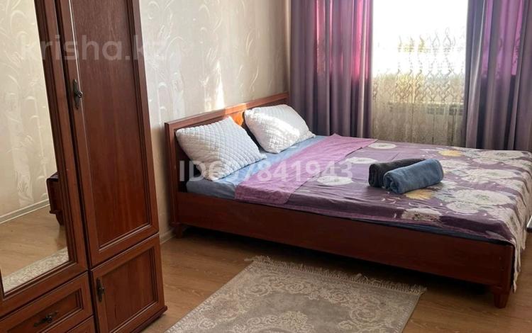 2-бөлмелі пәтер, 60 м², 3/9 қабат тәулік бойы, мкр Болашак 131, бағасы: 10 000 〒 в Актобе, мкр Болашак — фото 2