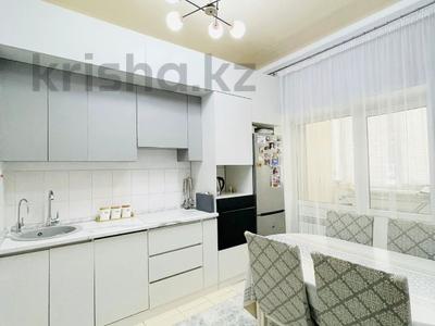 2-комнатная квартира, 64 м², 1/17 этаж, мкр Мамыр-1 за 40.5 млн 〒 в Алматы, Ауэзовский р-н