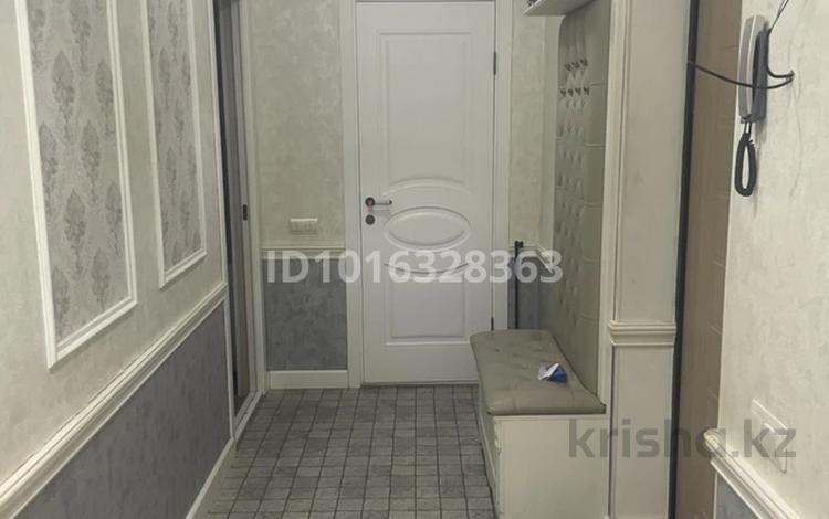 3-комнатная квартира · 90 м² · 5/12 этаж, 16-й мкр 49 за 270 000 ₸ в Актау — фото 2