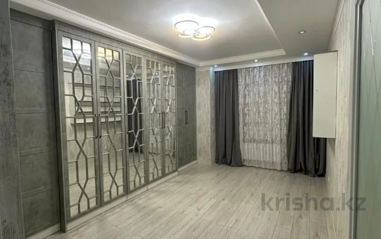 3-комнатная квартира · 111 м² · 6/9 этаж, 17-й мкр 95 за 40 млн ₸ в Актау — фото 3