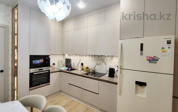 3-комнатная квартира · 90 м² · 1/5 этаж, Муканова 55гк1 за 50 млн ₸ в Караганде, Казыбек би р-н — фото 2