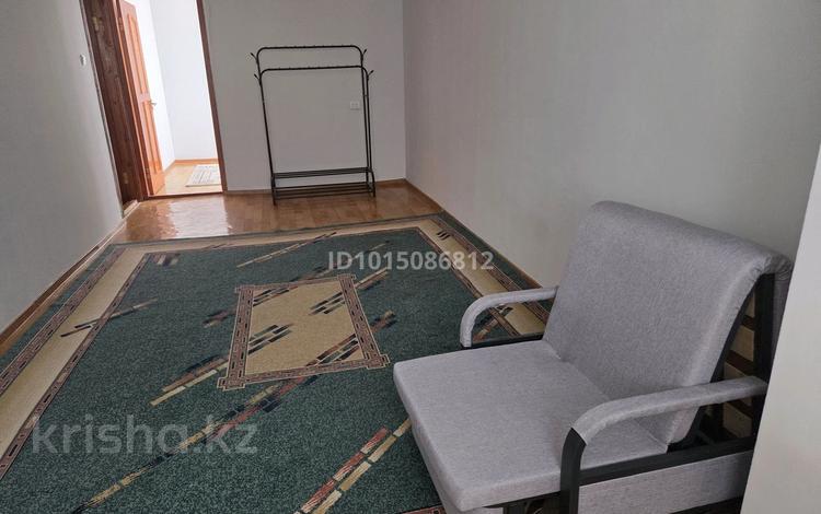 3-бөлмелі пәтер · 75 м² · 4/5 қабат, 17-шағынаудан 17, бағасы: 180 000 ₸ в Шымкенте, Аль-Фарабийский р-н — фото 2