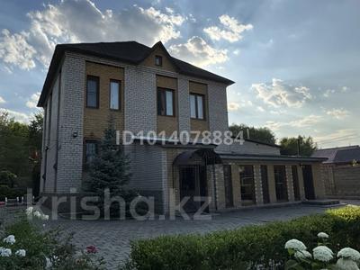 Жеке үй · 5 бөлме · 270 м² · 12 жүзд., Момышулы 28/2, бағасы: 105 млн ₸ в Усть-Каменогорске, Ульбинский