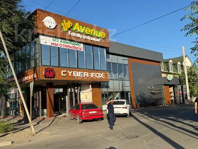 Свободное назначение, офисы, магазины и бутики, склады, общепит, салоны красоты, бани, гостиницы и зоны отдыха, медцентры и аптеки, образование, развлечения · 1300 м² за 330 млн 〒 в Таразе