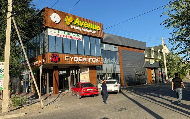 Свободное назначение, офисы, магазины и бутики, склады, общепит, салоны красоты, бани, гостиницы и зоны отдыха, медцентры и аптеки, образование, развлечения · 1300 м² за 330 млн 〒 в Таразе — фото 2