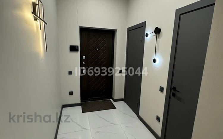 2-комнатная квартира, 75 м², Арайлы 12 за 68 млн 〒 в Алматы, Бостандыкский р-н — фото 2