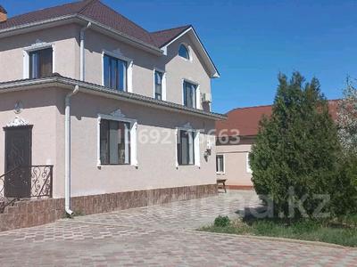 Отдельный дом · 8 комнат · 300 м² · 13 сот., Каһарман Бабагулова 5 — Баймаханова за 74 млн ₸ в 