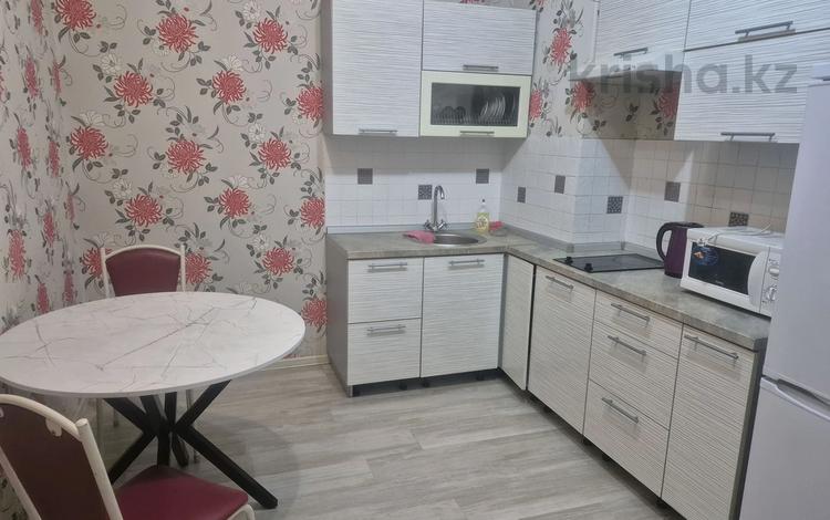 1-бөлмелі пәтер · 48 м² · 15/15 қабат, Зенкова 59 — Кабанбай, бағасы: 18 000 ₸ в Алматы, Медеуский р-н — фото 2